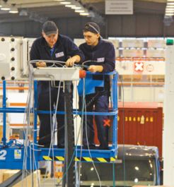 中國(guó)安檢設(shè)備生產(chǎn)商進(jìn)軍波蘭市場(chǎng)，辦公家具助力產(chǎn)品遠(yuǎn)銷歐洲30余國(guó)